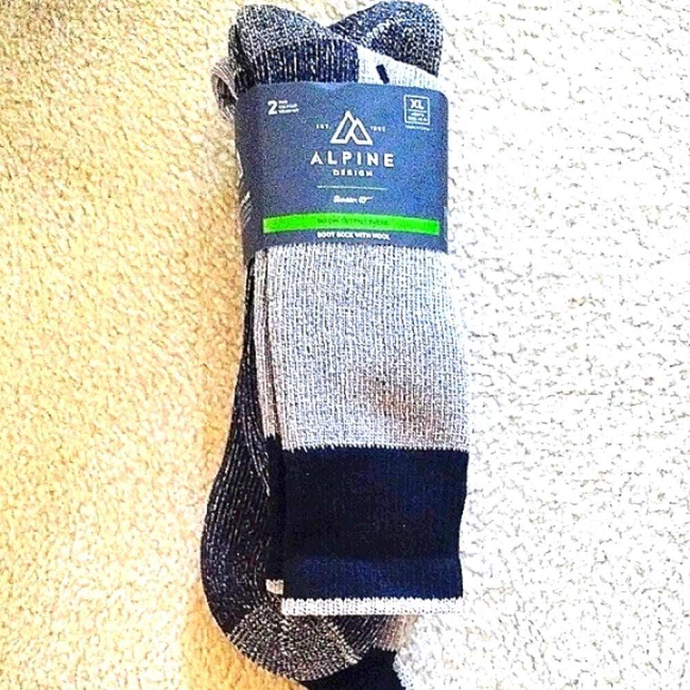 Alpine Design Men's Athletic Socks in Black and Gray